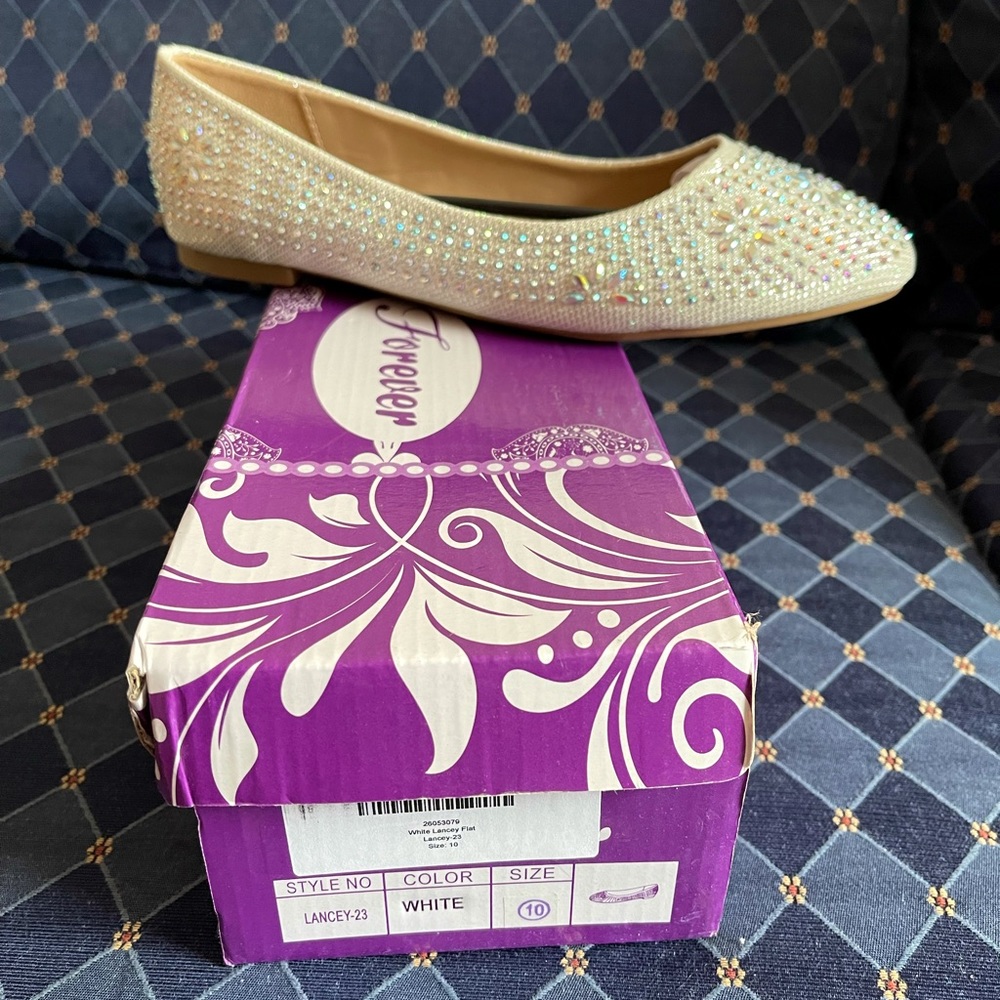 Off white formal flats, Gem details - size 10 - Forever brand